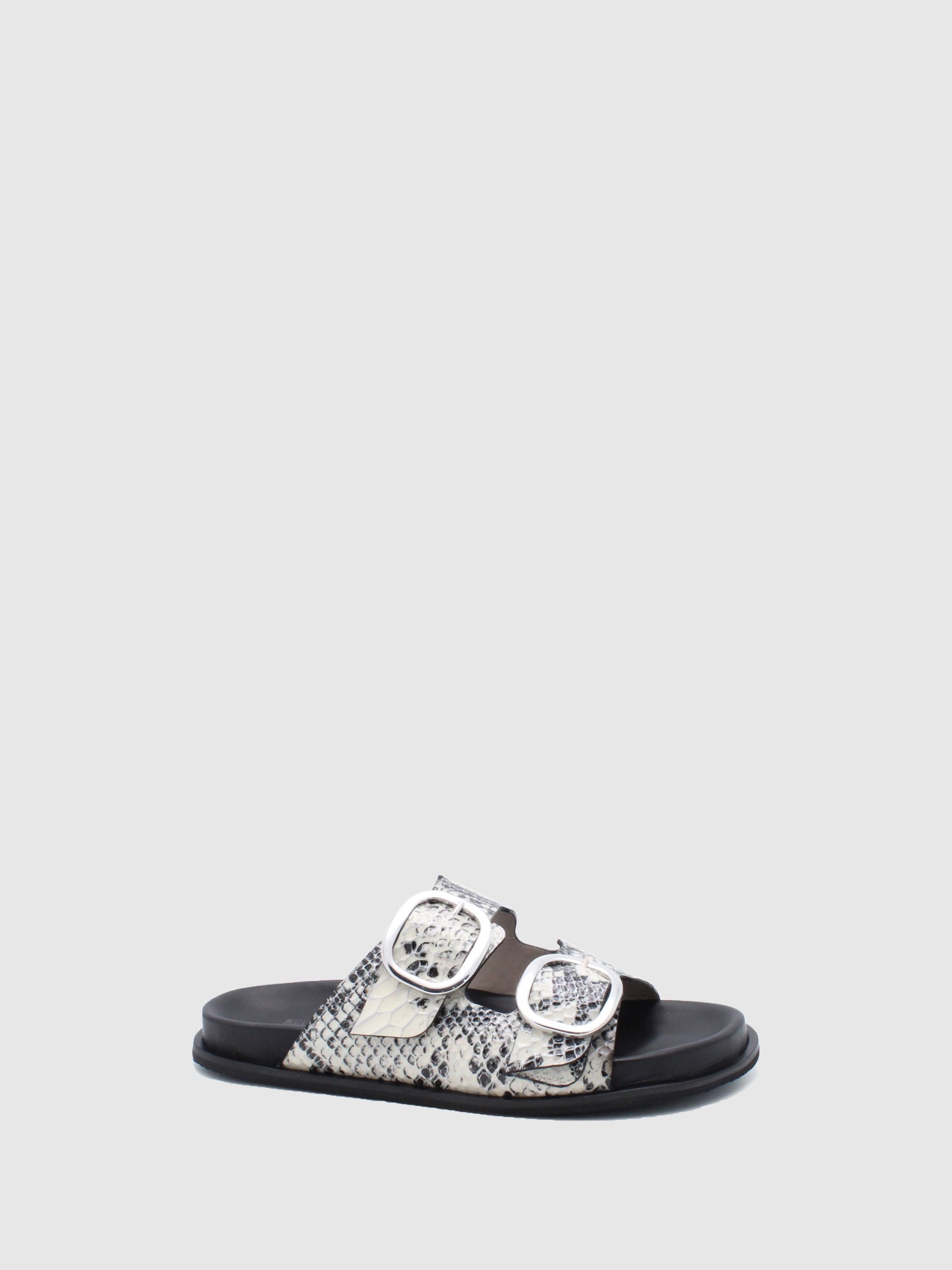 JJ Heitor Buckle Sandals Chicória White/Black