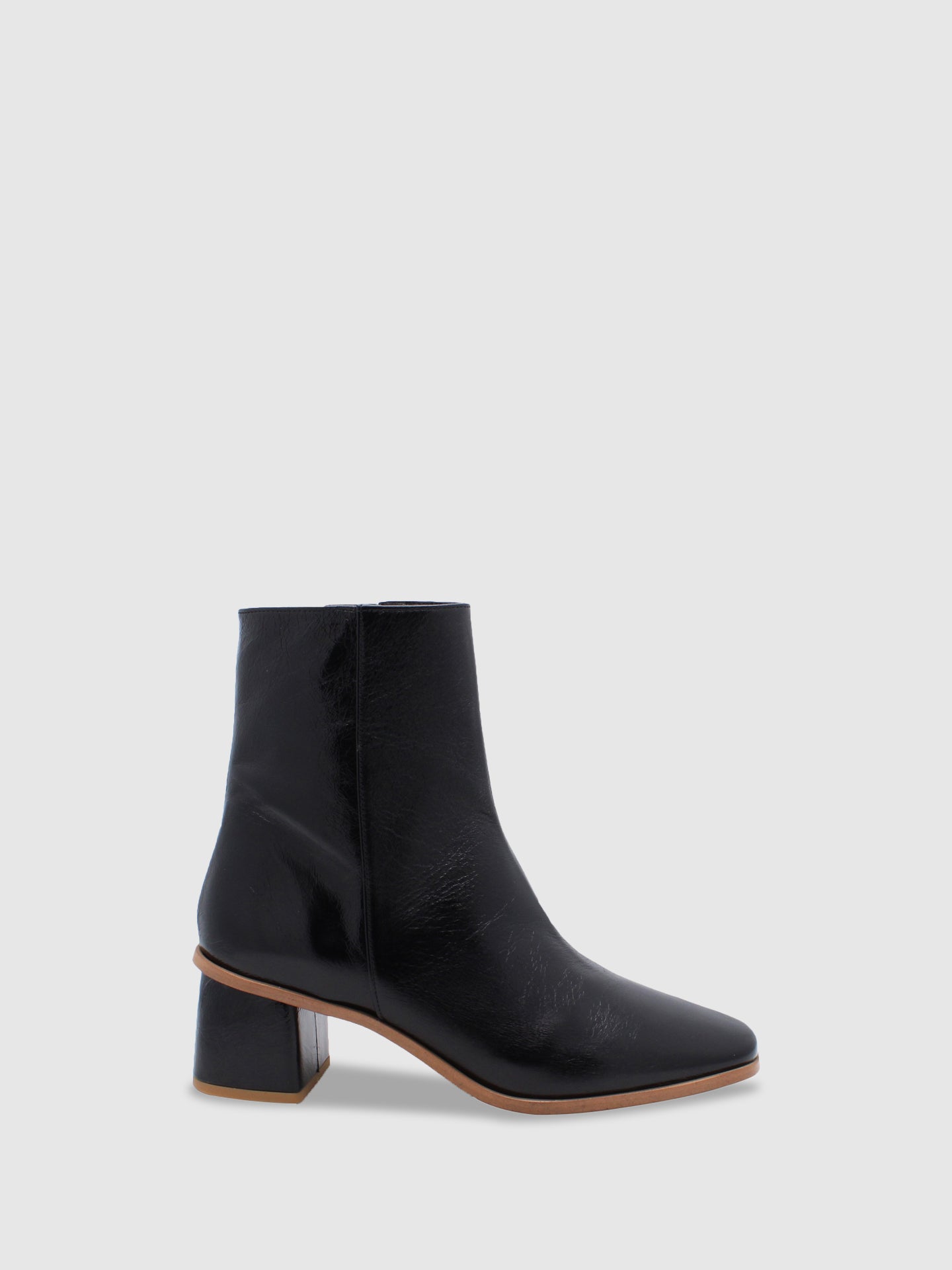 JJ Heitor Black Round Toe Boots